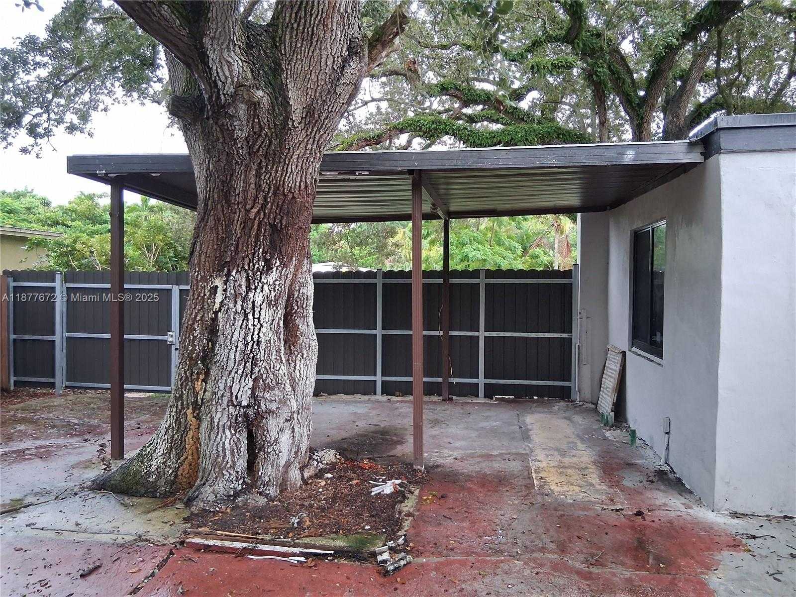 Small Image of 1535 NORTH EAST 139 ST #Home, North Miami Number 13
