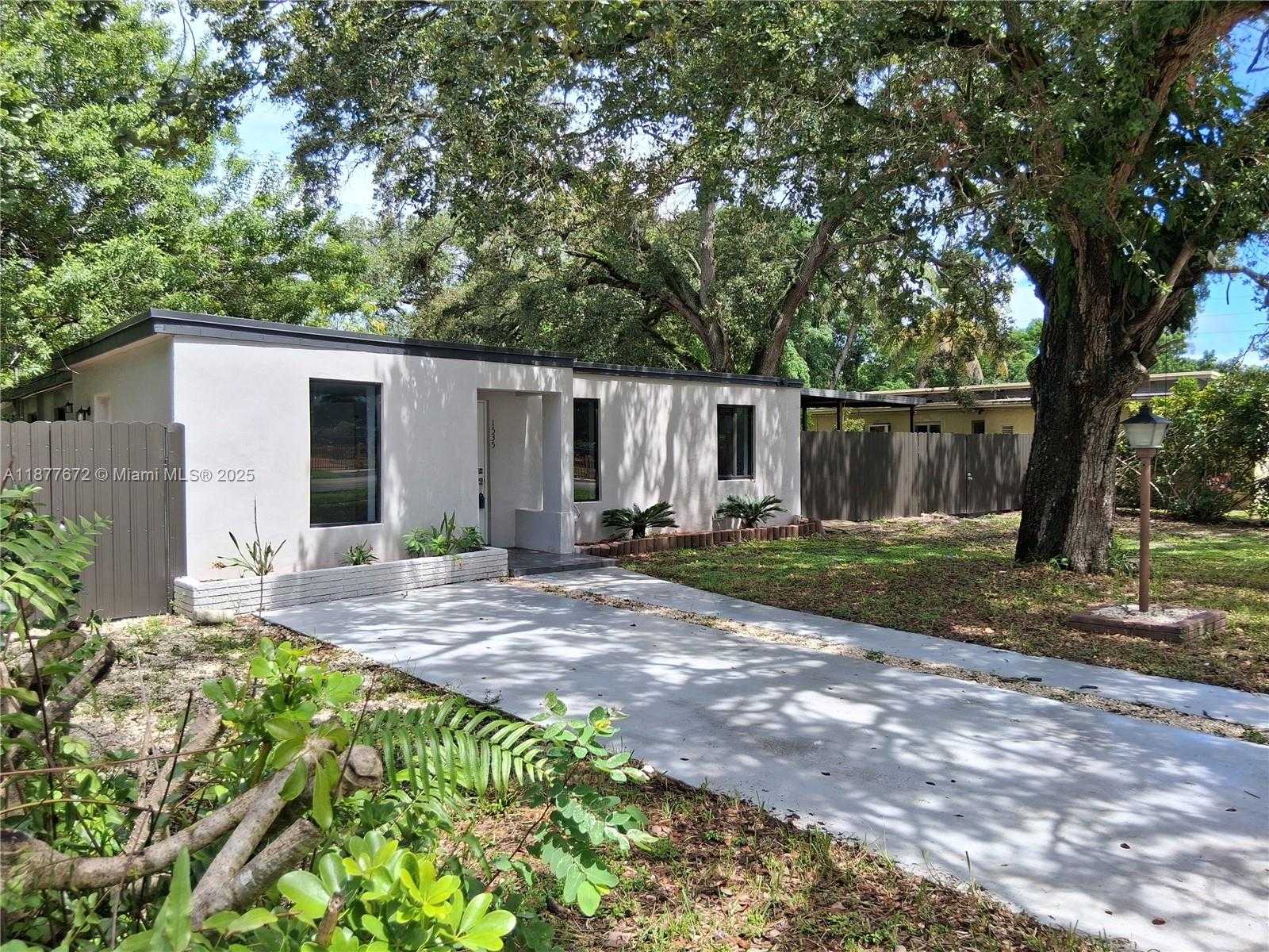 Small Image of 1535 NORTH EAST 139 ST #Home, North Miami Number 2