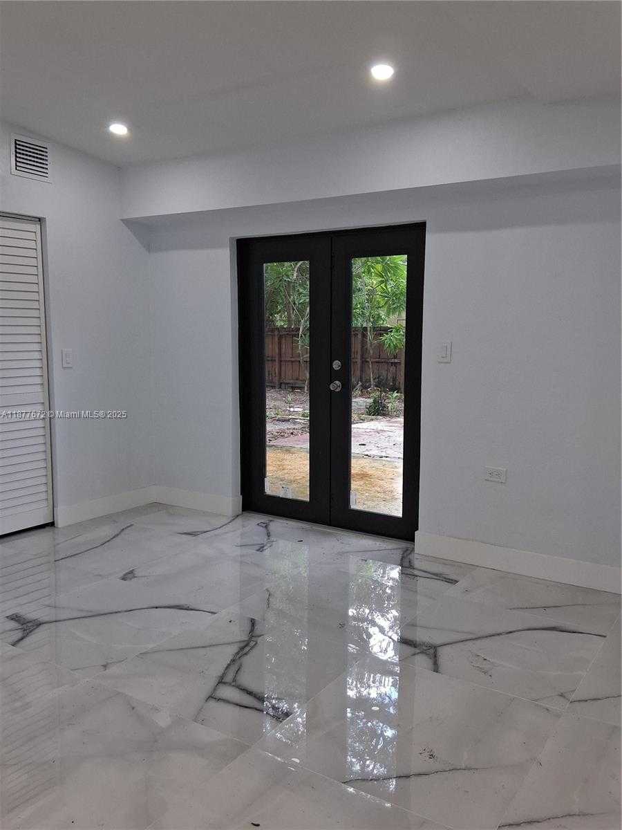Small Image of 1535 NORTH EAST 139 ST #Home, North Miami Number 4