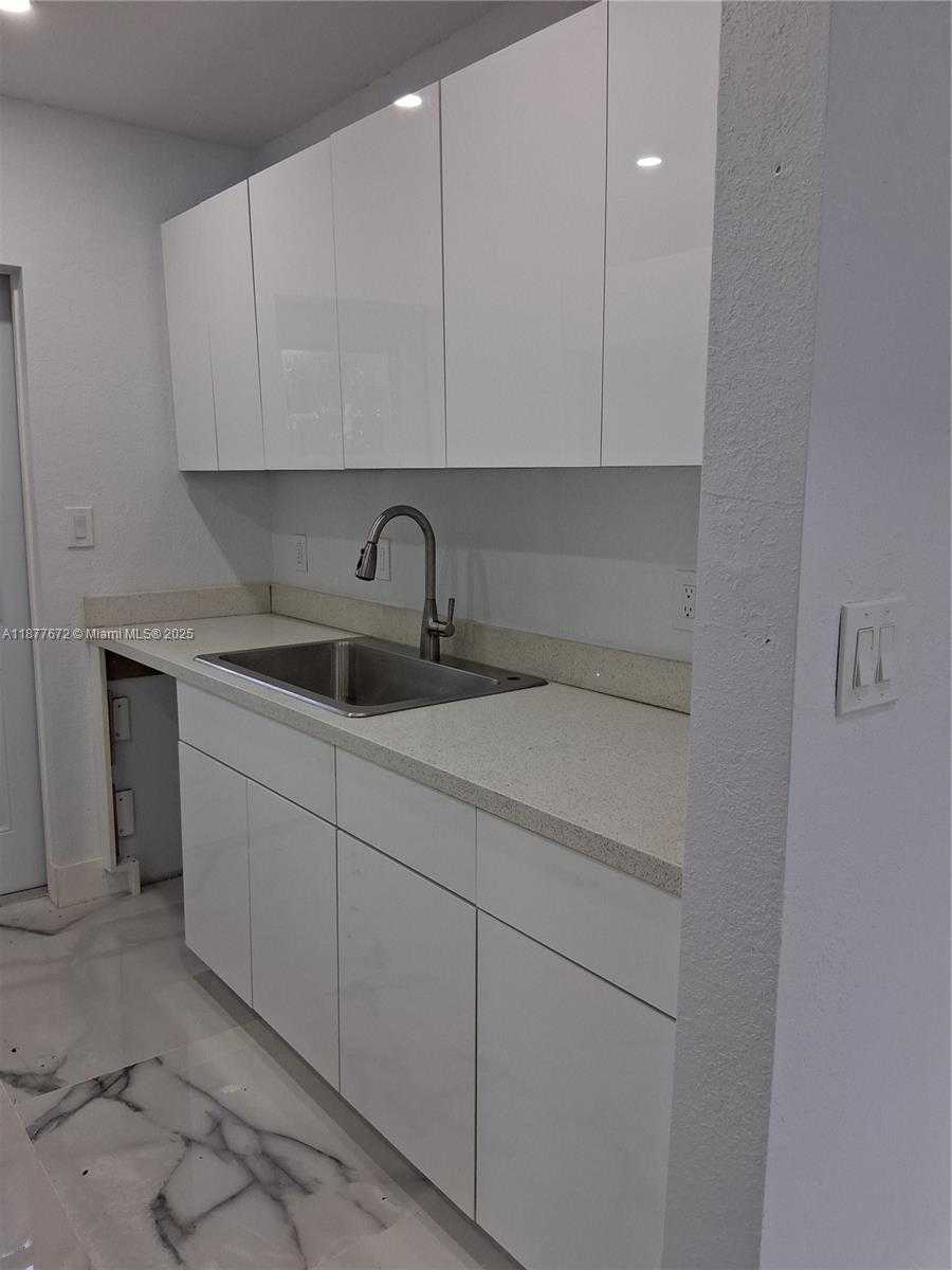 Small Image of 1535 NORTH EAST 139 ST #Home, North Miami Number 5