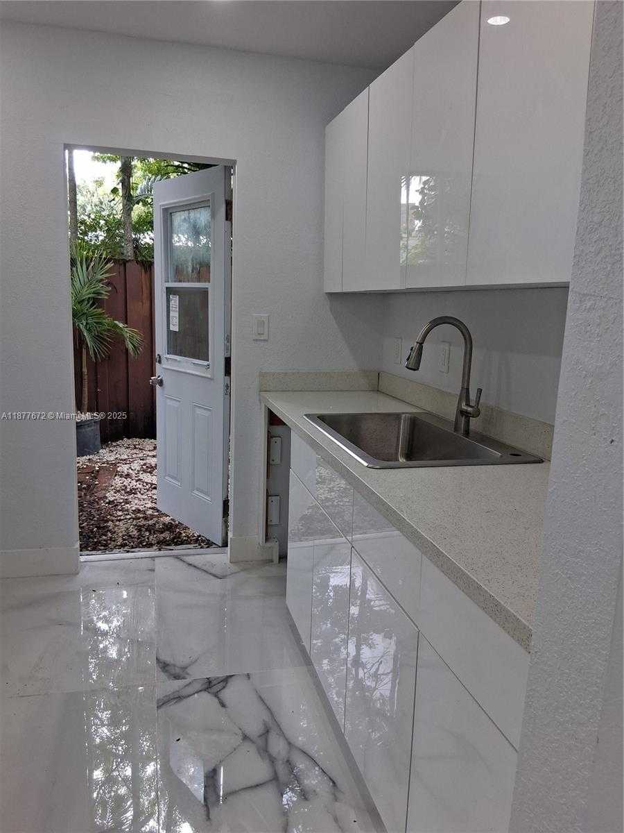 Small Image of 1535 NORTH EAST 139 ST #Home, North Miami Number 6