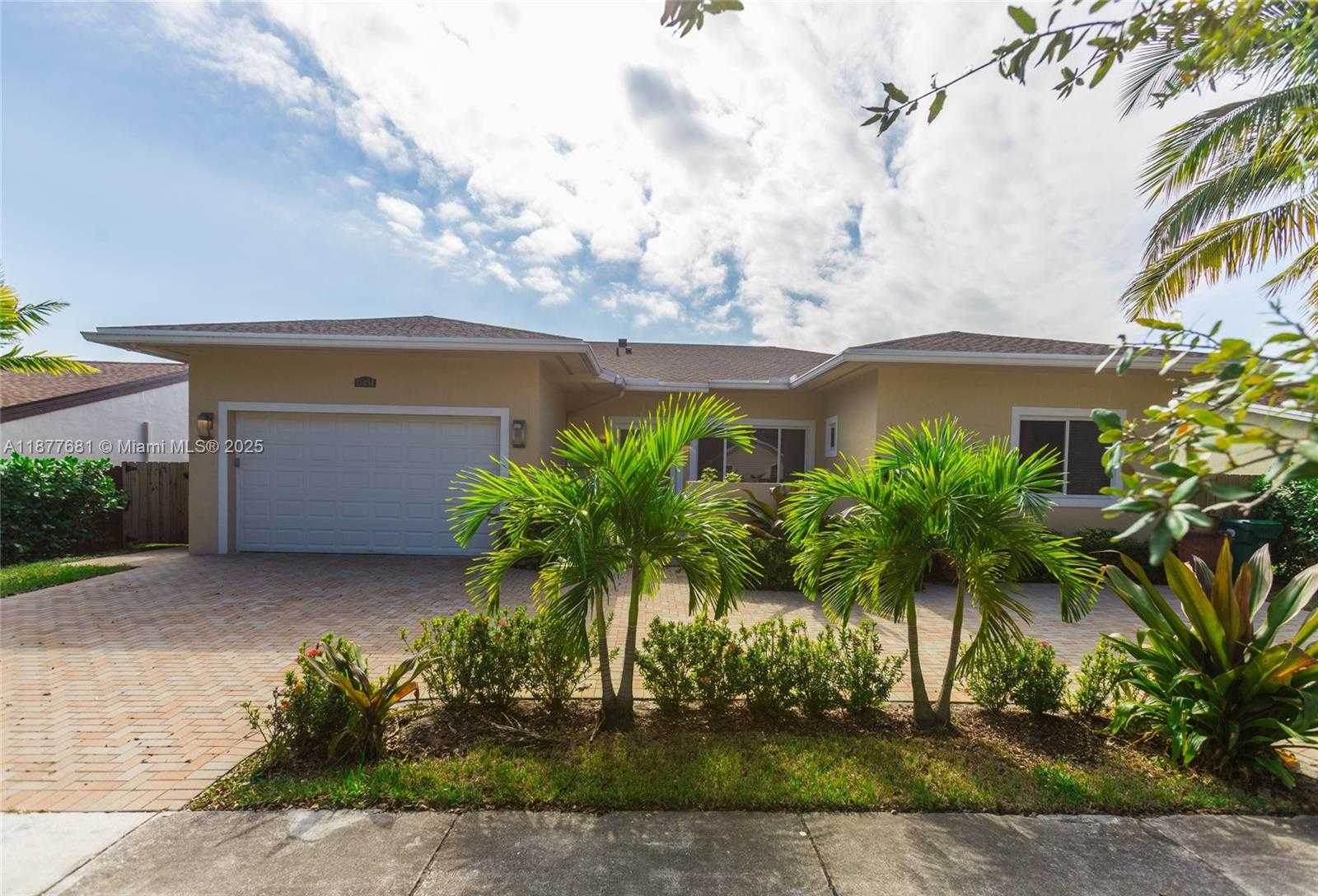 Small Image of 13454 SOUTH WEST 91ST TER, Miami Number 10