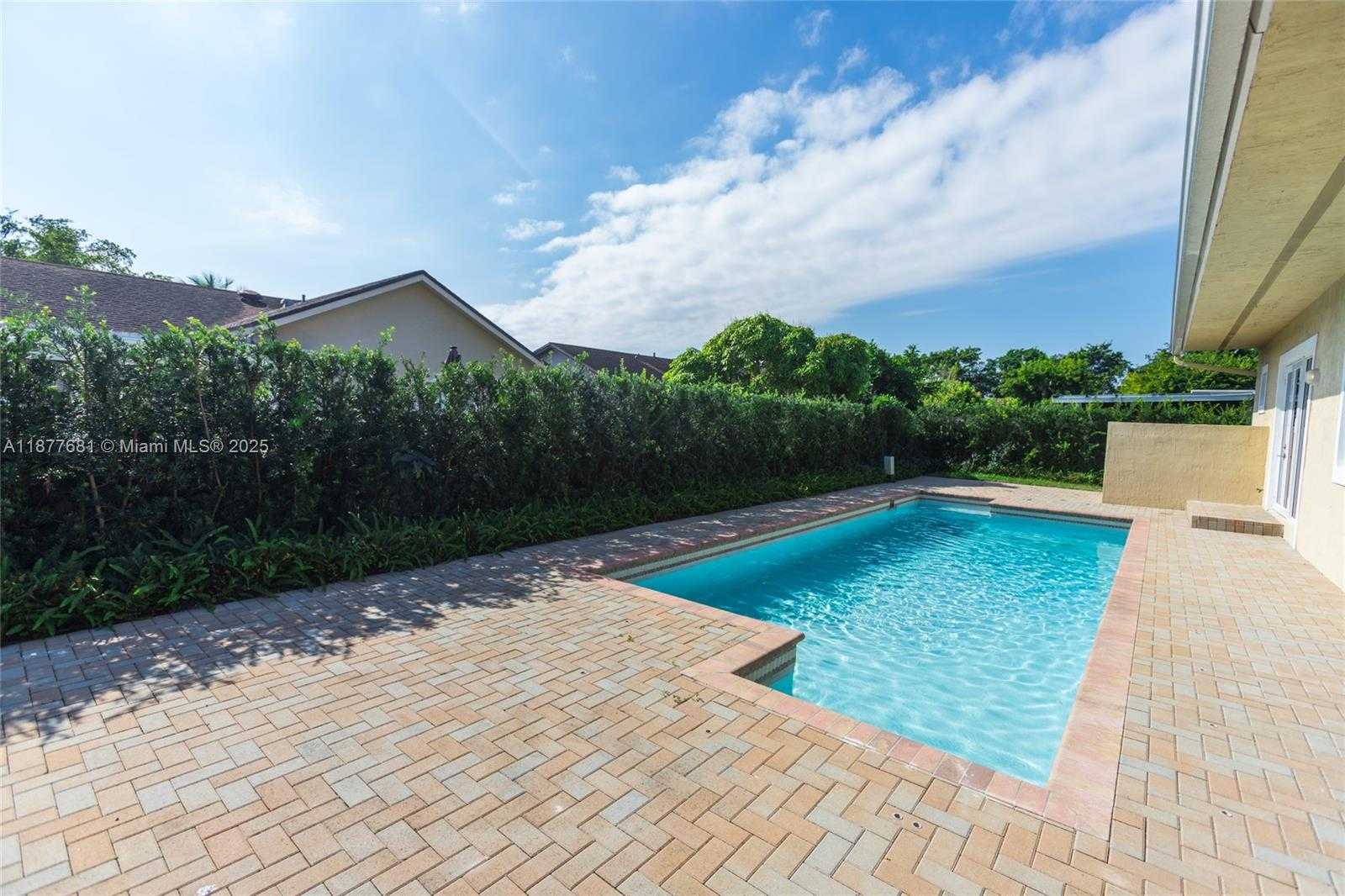 Small Image of 13454 SOUTH WEST 91ST TER, Miami Number 11