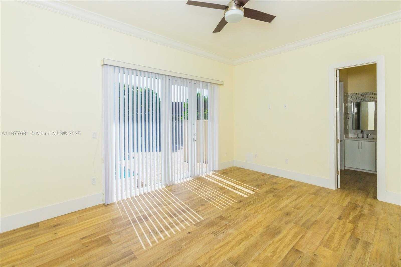 Small Image of 13454 SOUTH WEST 91ST TER, Miami Number 25