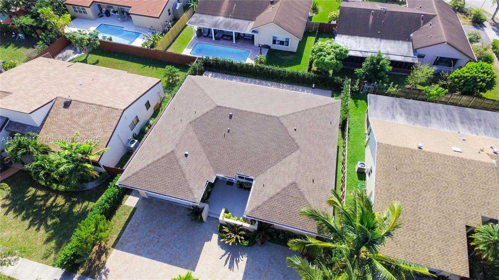 Small Image of 13454 SOUTH WEST 91ST TER, Miami Number 4