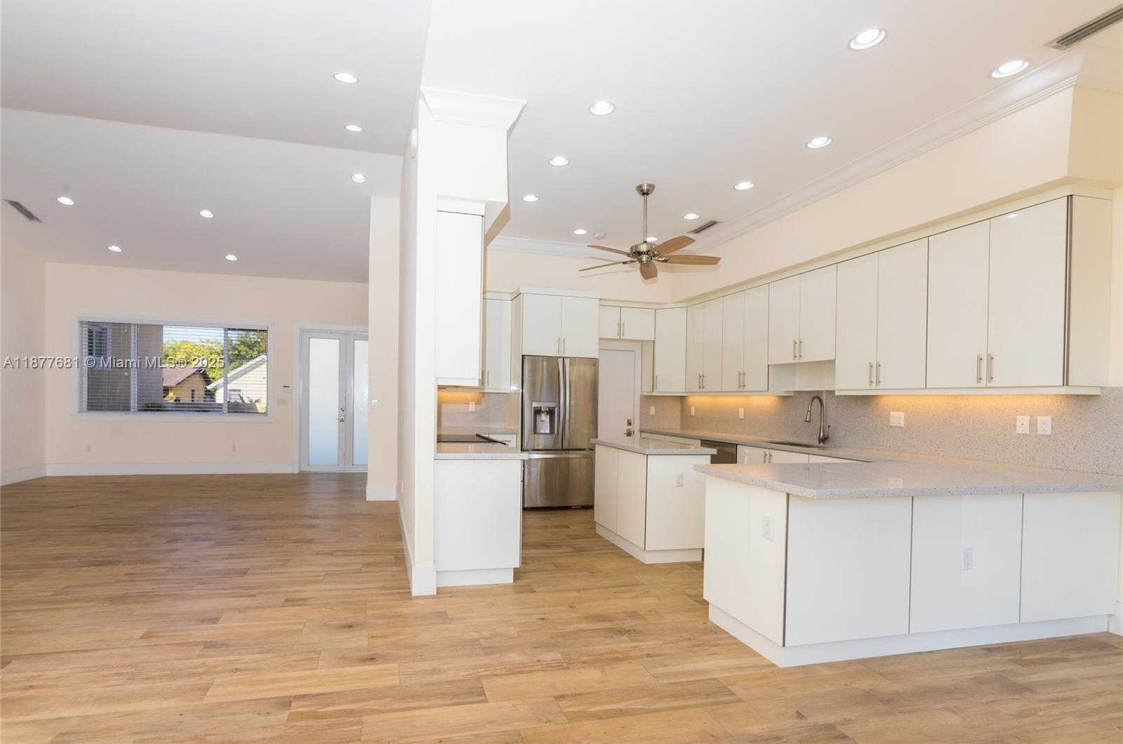 Small Image of 13454 SOUTH WEST 91ST TER, Miami Number 41