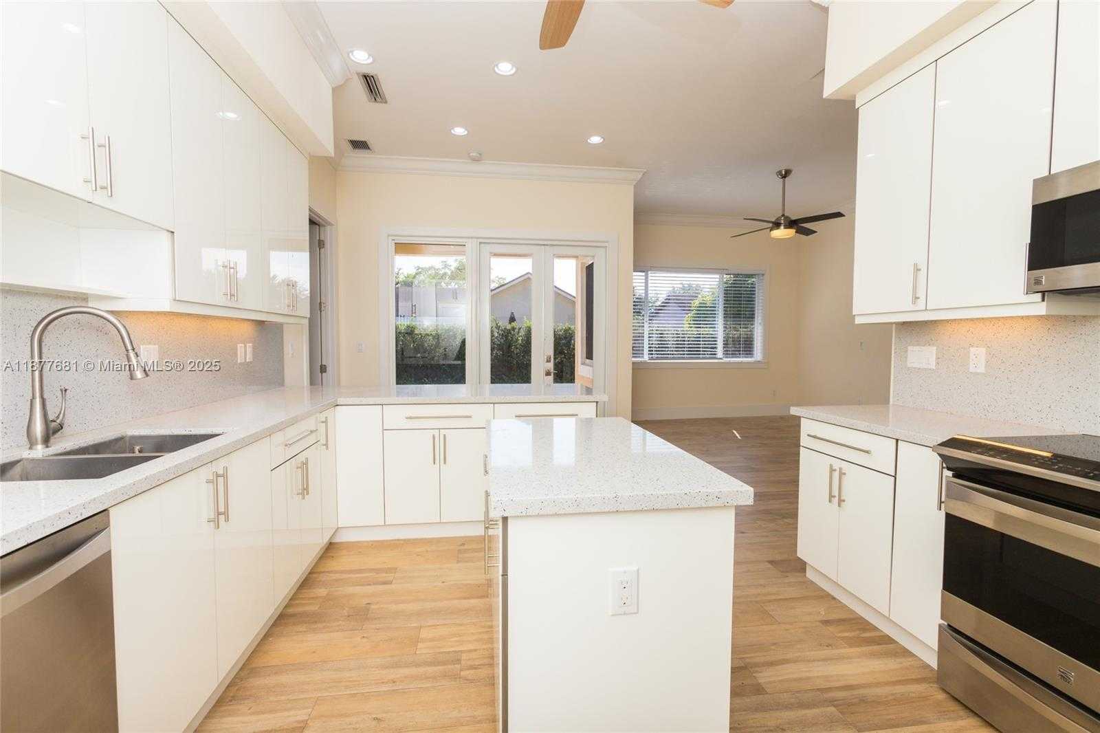 Small Image of 13454 SOUTH WEST 91ST TER, Miami Number 44