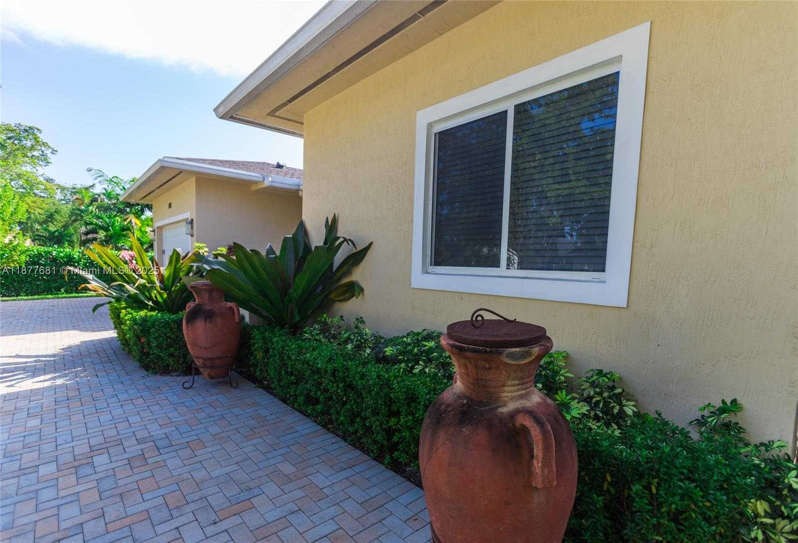 Small Image of 13454 SOUTH WEST 91ST TER, Miami Number 8