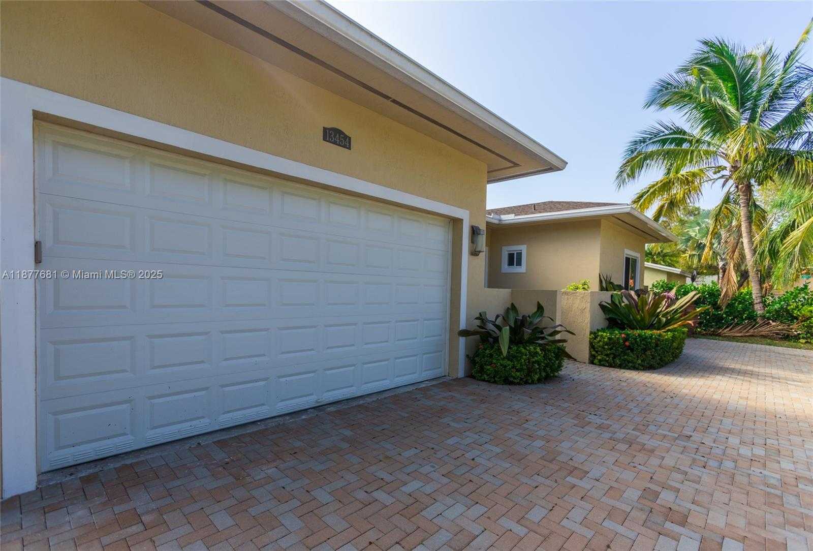 Small Image of 13454 SOUTH WEST 91ST TER, Miami Number 9