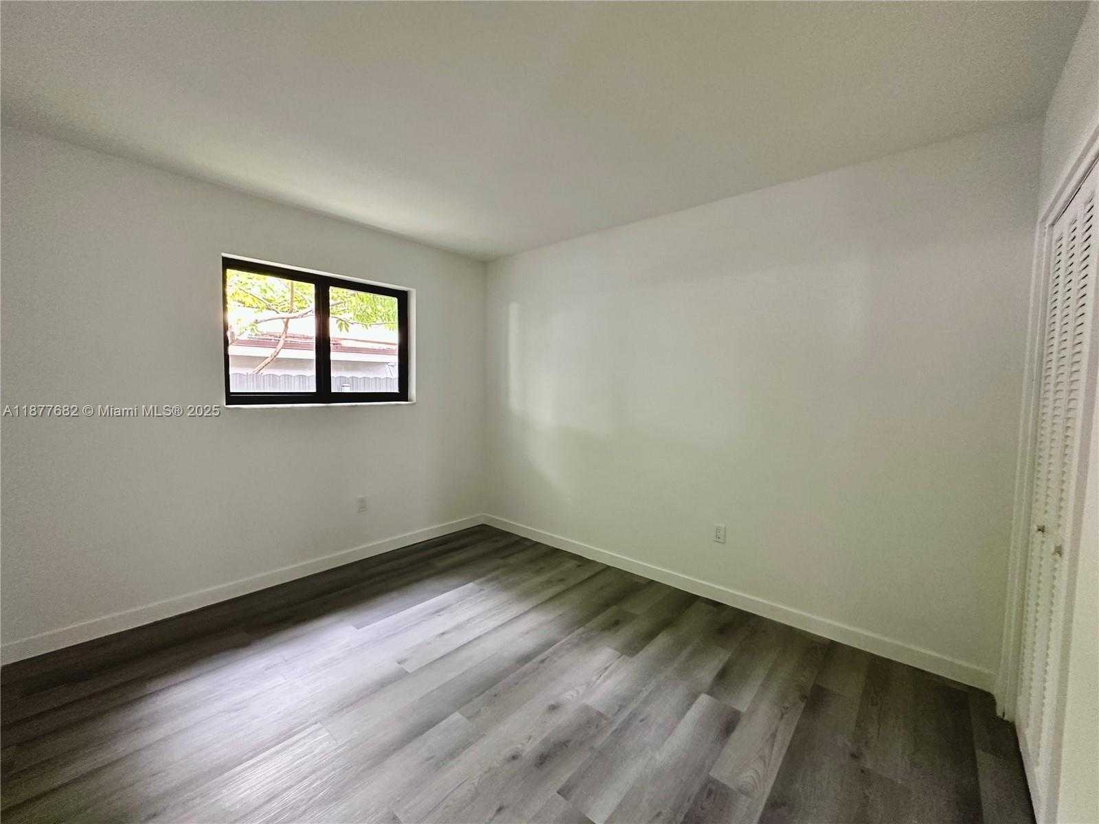 Small Image of 7464 SOUTH WEST 21ST ST, Miami Number 10