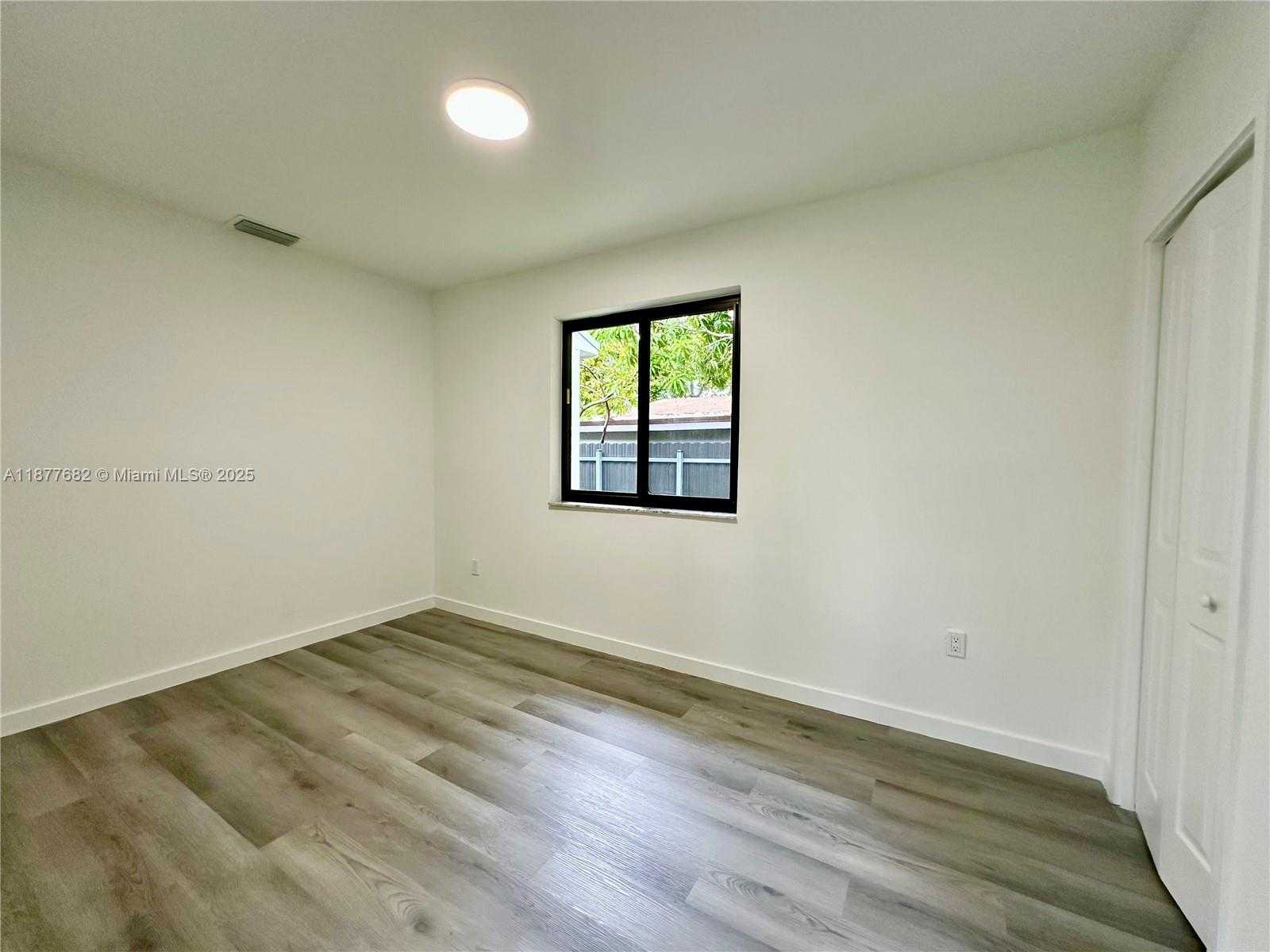 Small Image of 7464 SOUTH WEST 21ST ST, Miami Number 11