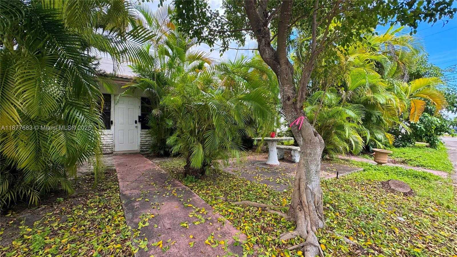 Small Image of 2243 CALAIS DR #3, Miami Beach Number 14