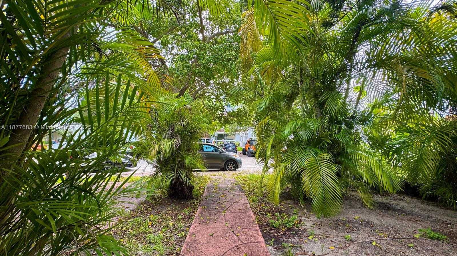 Small Image of 2243 CALAIS DR #3, Miami Beach Number 16