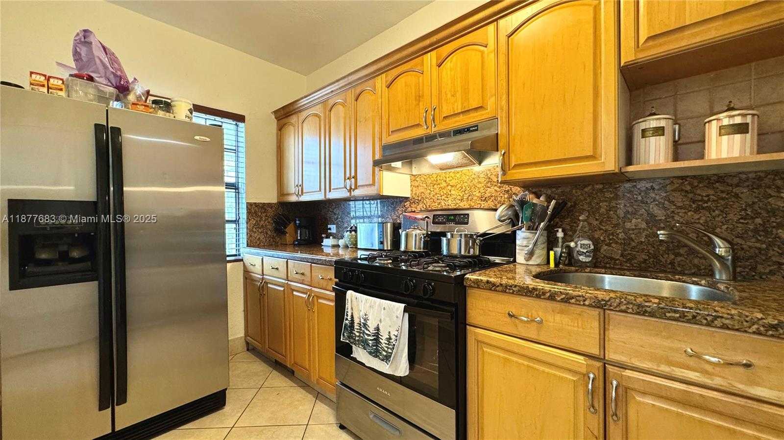 Small Image of 2243 CALAIS DR #3, Miami Beach Number 7