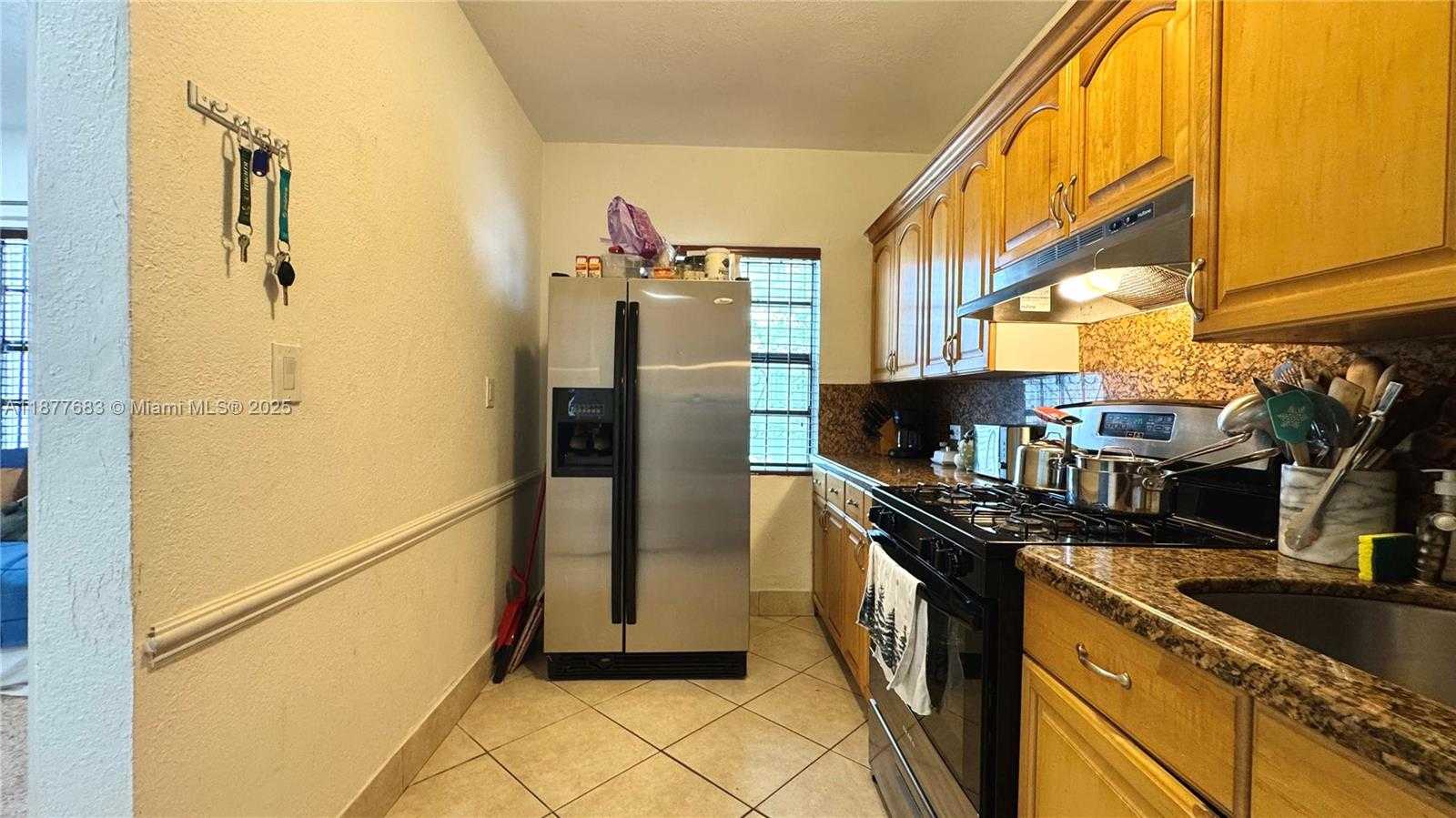 Small Image of 2243 CALAIS DR #3, Miami Beach Number 8