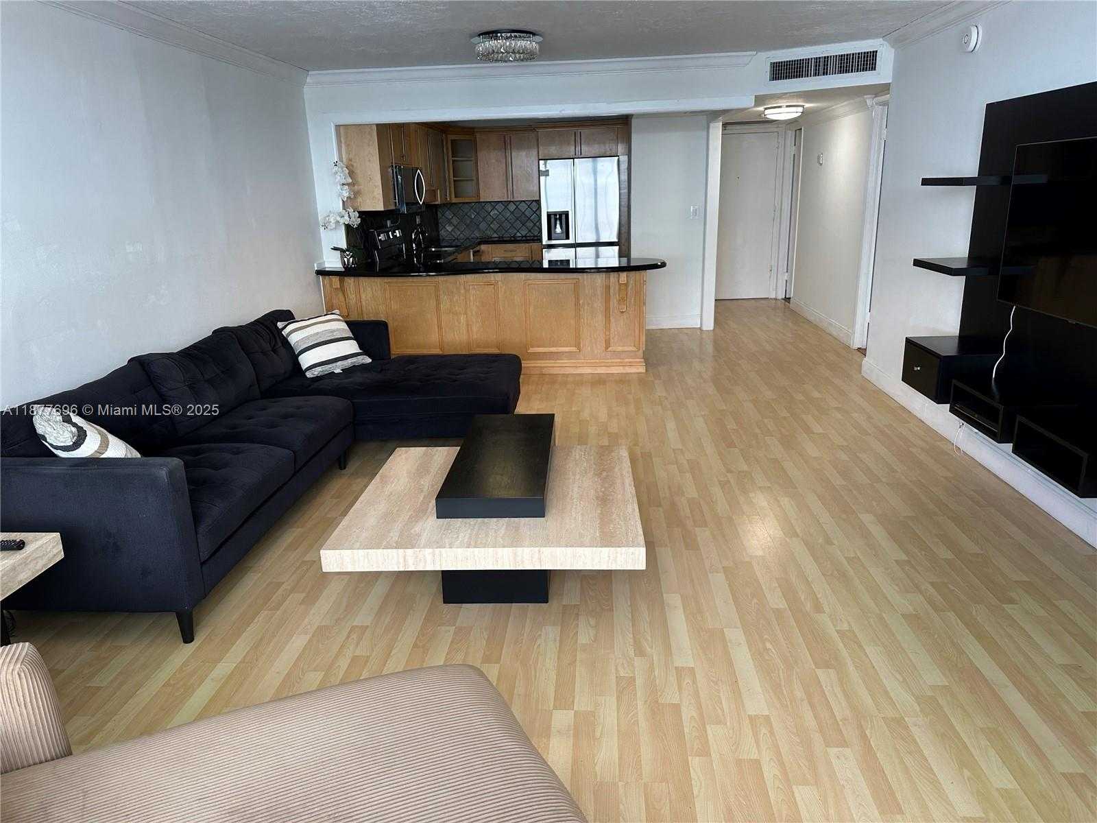 Small Image of 6039 COLLINS AVE #PH21, Miami Beach Number 10
