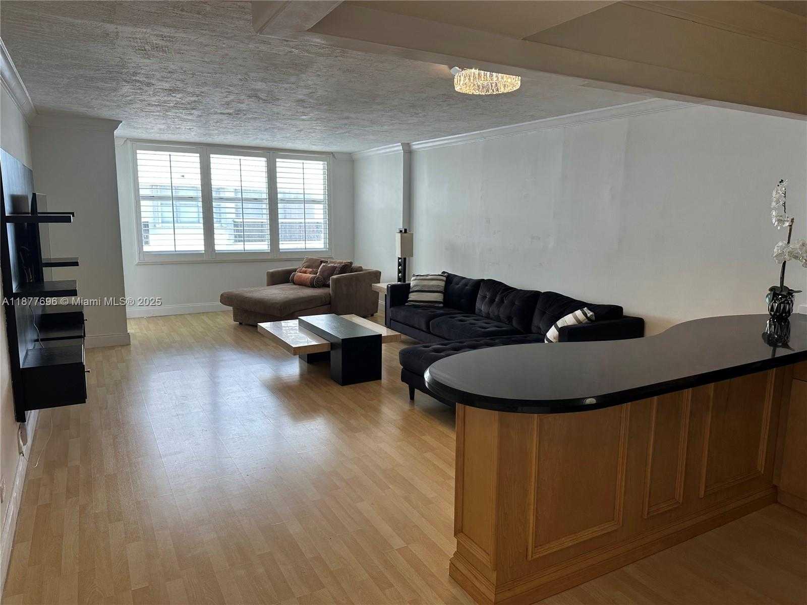 Small Image of 6039 COLLINS AVE #PH21, Miami Beach Number 11