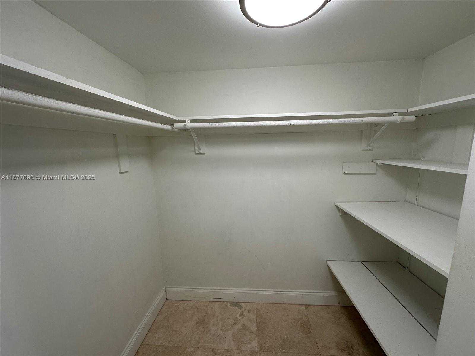 Small Image of 6039 COLLINS AVE #PH21, Miami Beach Number 20