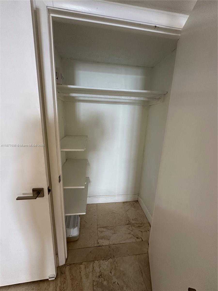 Small Image of 6039 COLLINS AVE #PH21, Miami Beach Number 21
