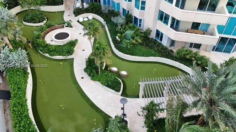 Small Image of 300 SOUTH POINTE DR #2806, Miami Beach Number 40