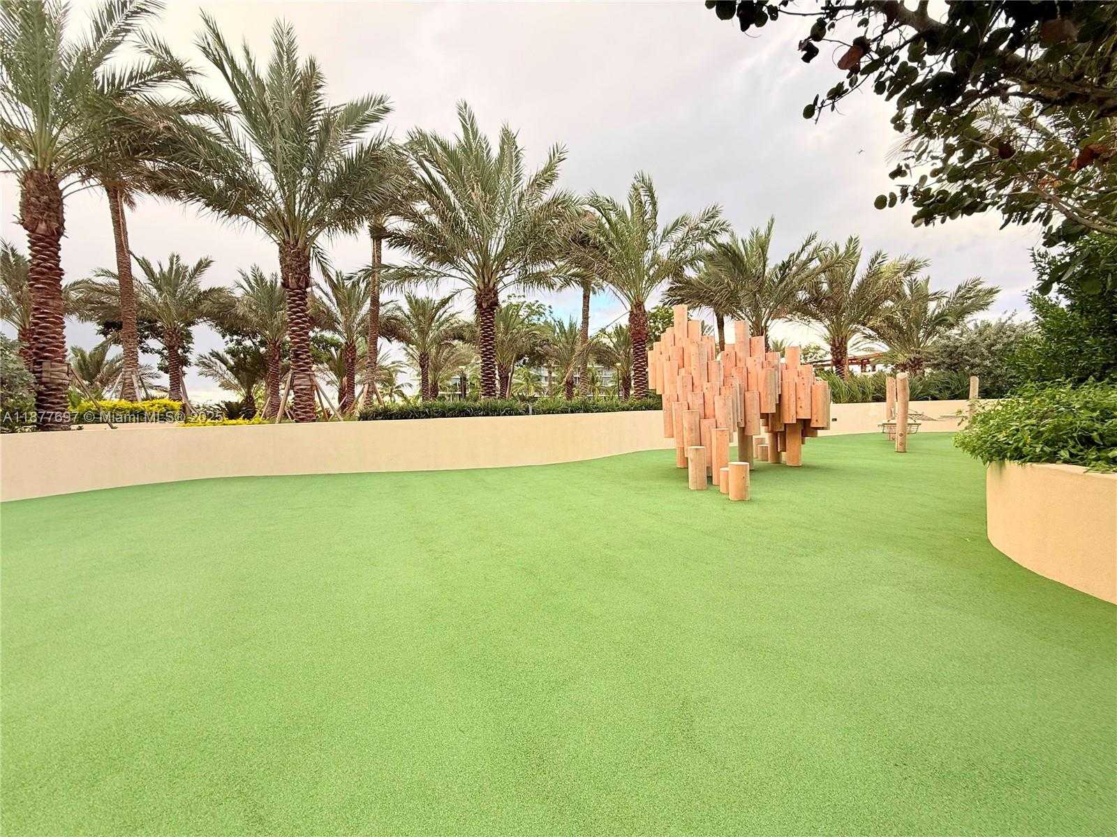 Small Image of 300 SOUTH POINTE DR #2806, Miami Beach Number 54
