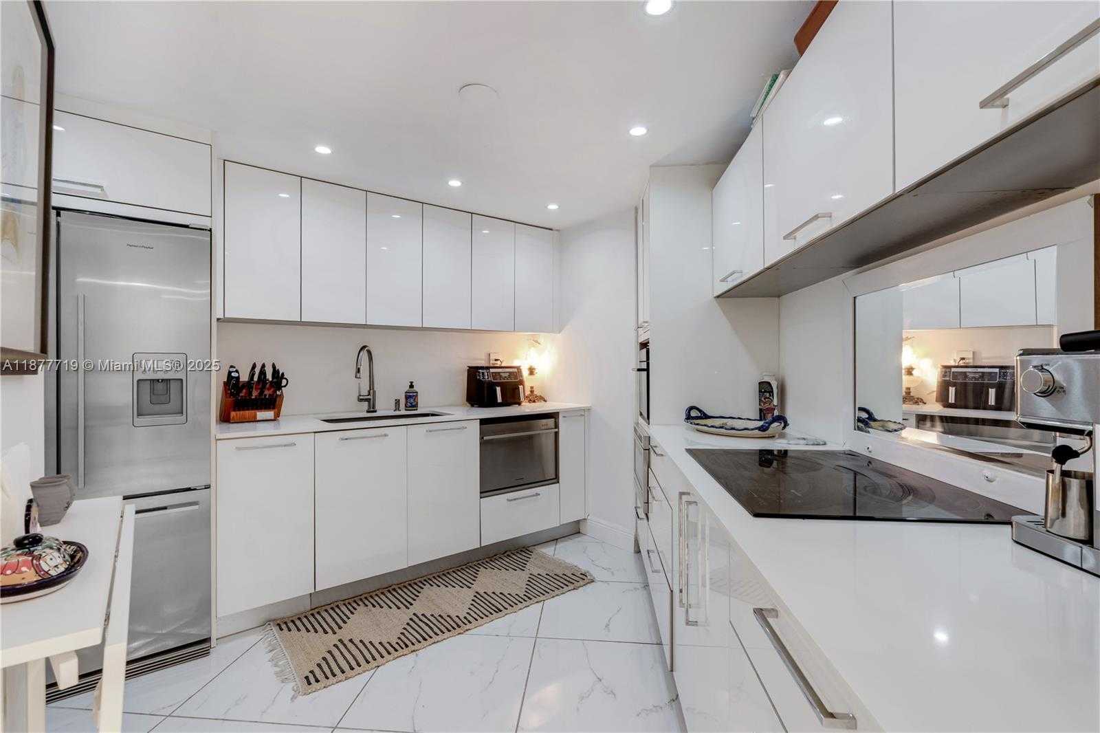 Small Image of 825 BRICKELL BAY DR #850, Miami Number 3