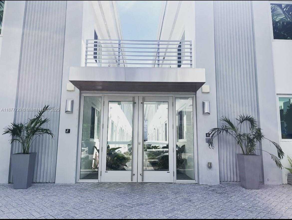 Small Image of 1501 MICHIGAN AVE #18, Miami Beach Number 2