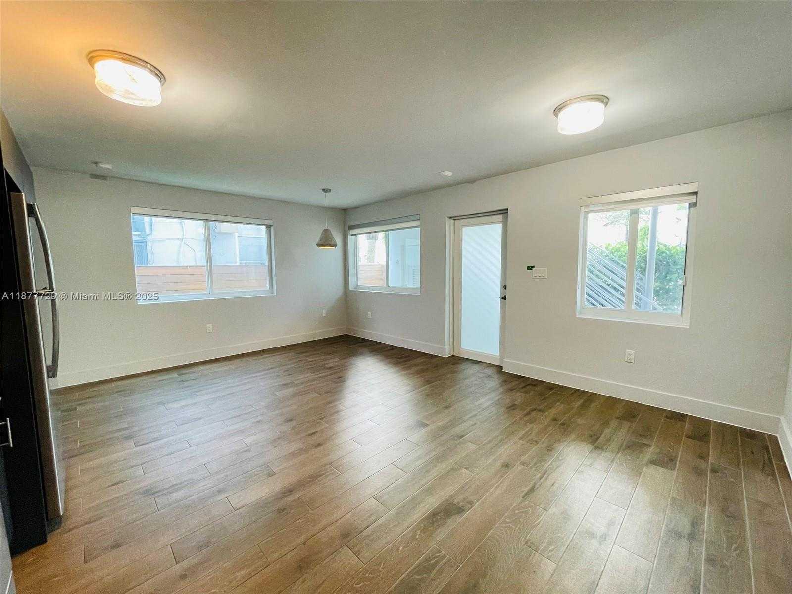 Small Image of 1501 MICHIGAN AVE #18, Miami Beach Number 4