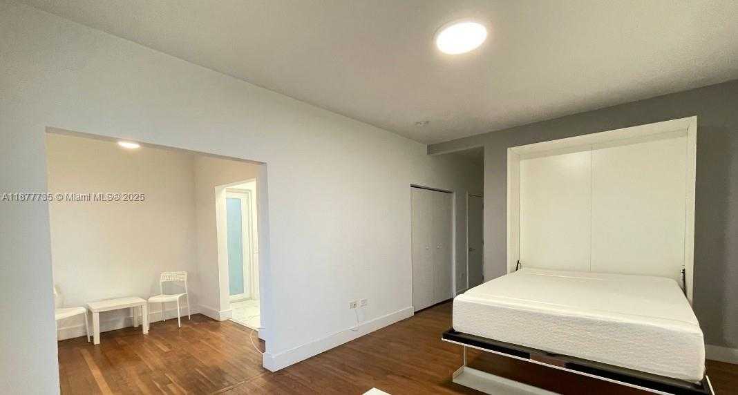 Small Image of 1602 MERIDIAN AVE #17, Miami Beach Number 3