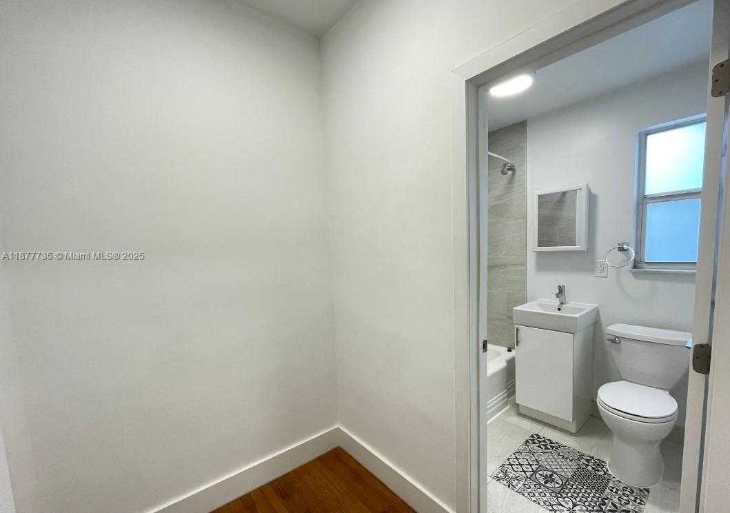 Small Image of 1602 MERIDIAN AVE #17, Miami Beach Number 8
