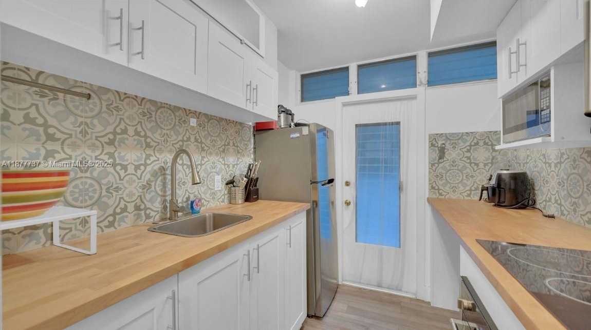 Small Image of 1400 PENNSYLVANIA AVE #15, Miami Beach Number 4