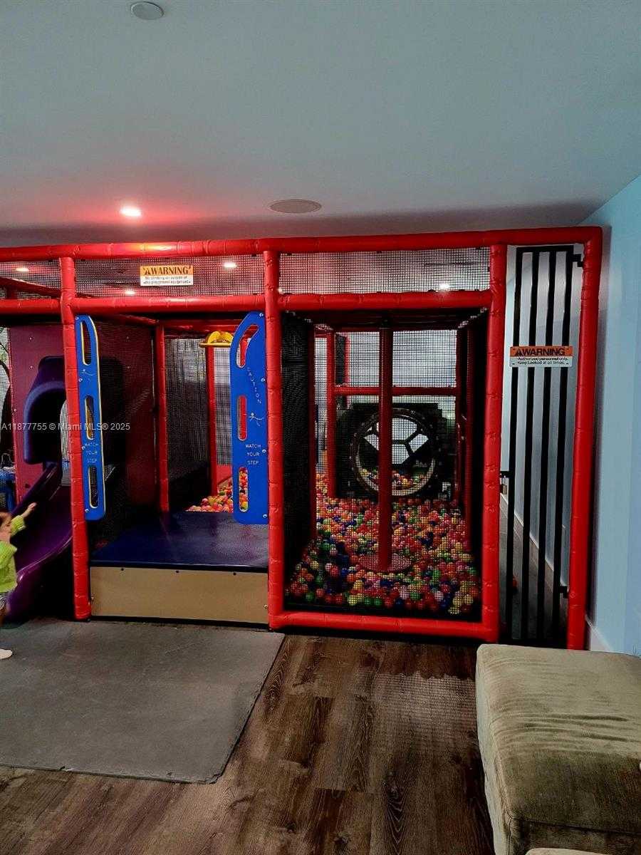 Small Image of 950 BRICKELL BAY DR #4005, Miami Number 13