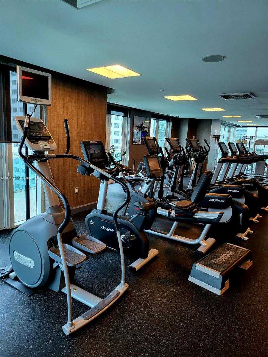 Small Image of 950 BRICKELL BAY DR #4005, Miami Number 14