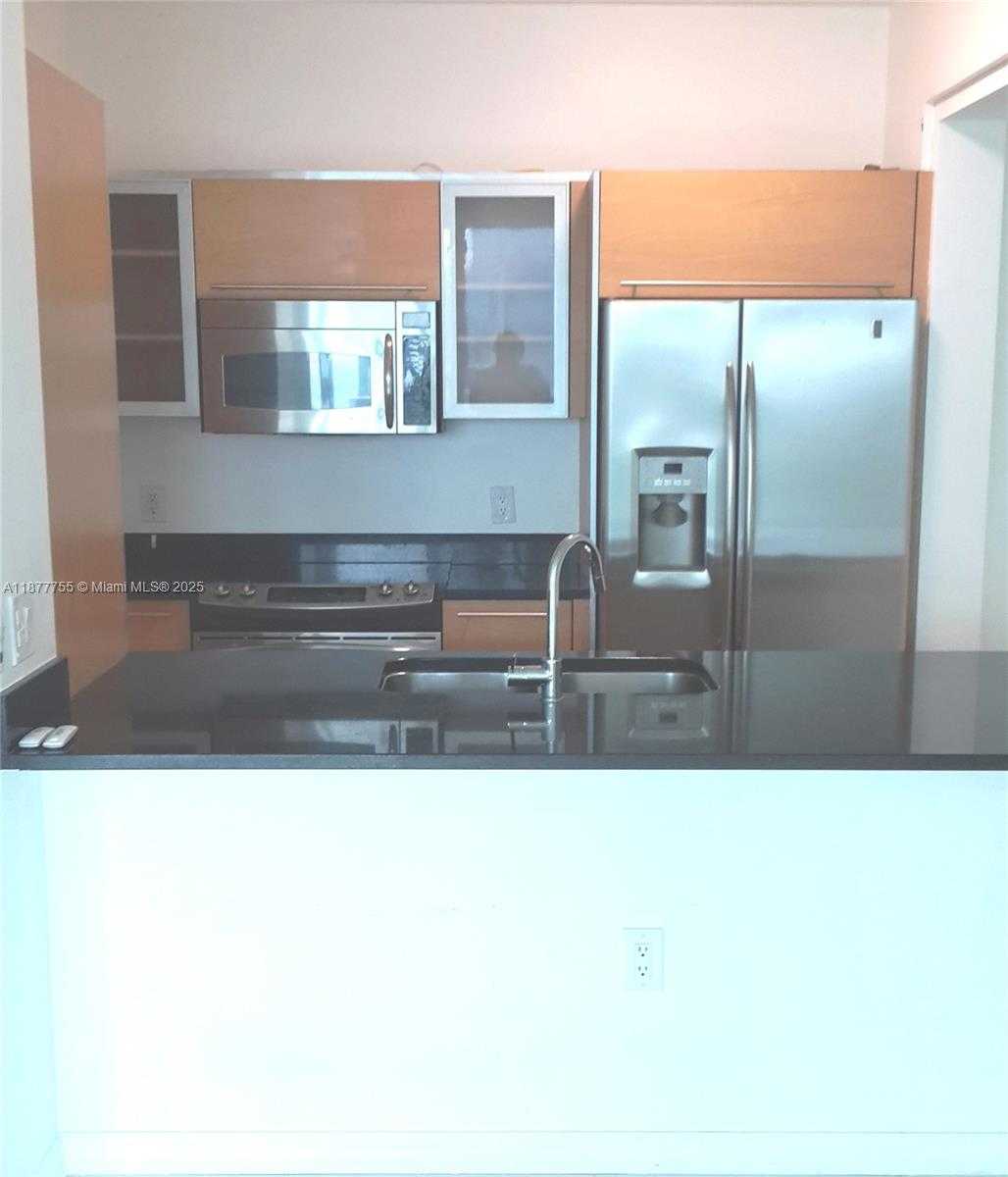 Small Image of 950 BRICKELL BAY DR #4005, Miami Number 3
