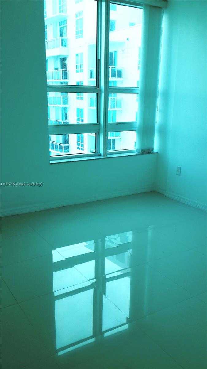 Small Image of 950 BRICKELL BAY DR #4005, Miami Number 6
