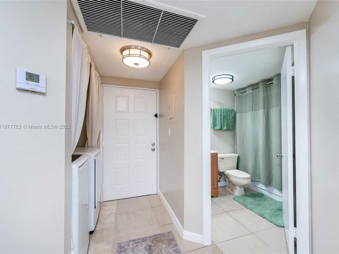Small Image of 8290 LAKE DR #338, Doral Number 11