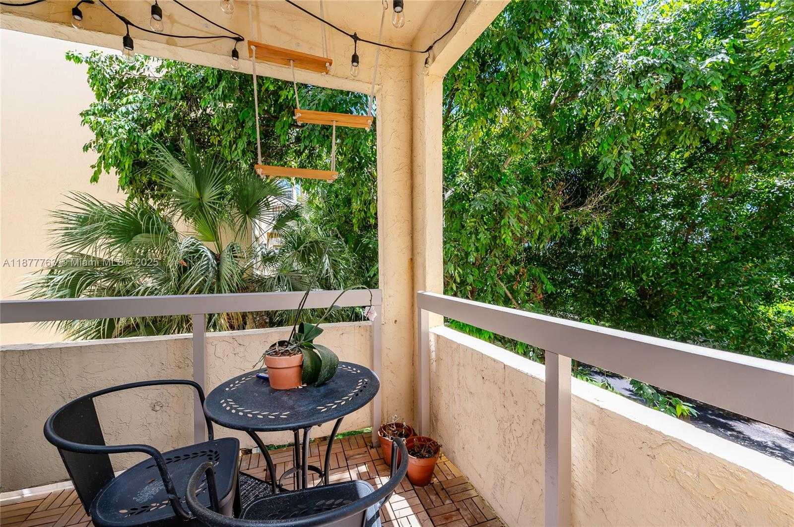 Small Image of 8290 LAKE DR #338, Doral Number 17