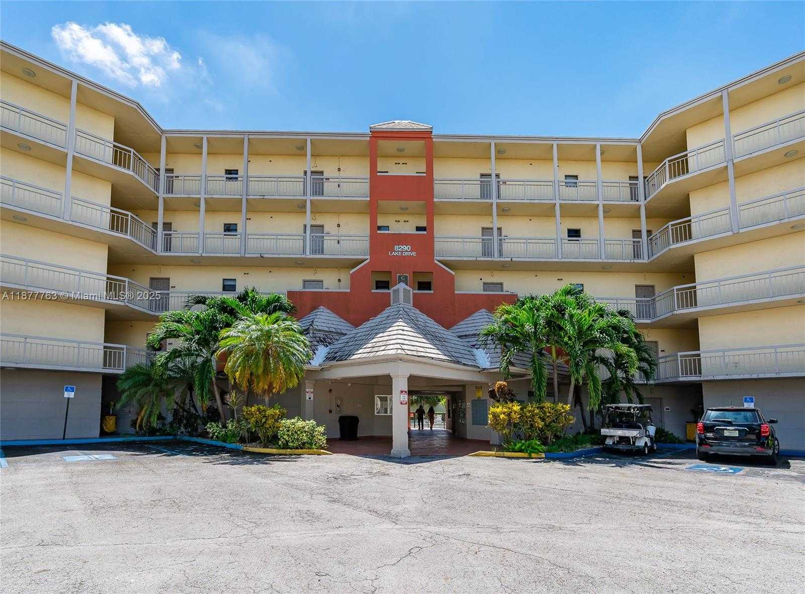 Small Image of 8290 LAKE DR #338, Doral Number 25