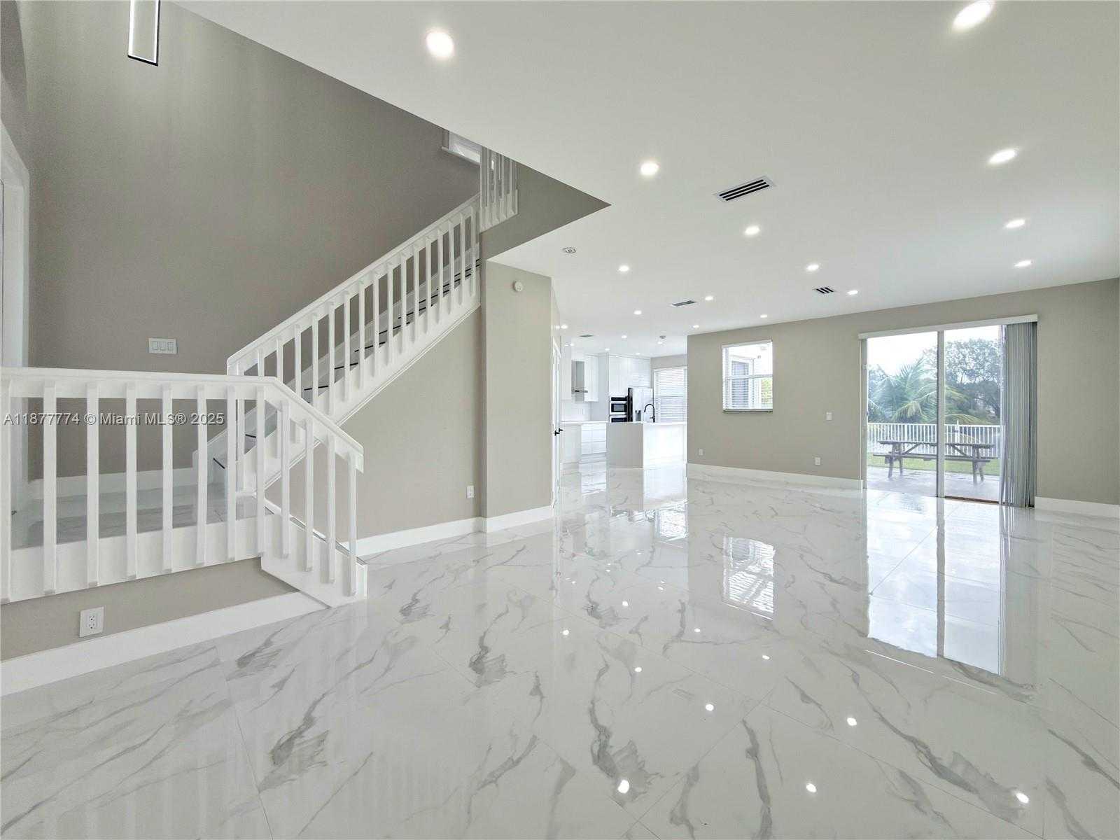 Small Image of 199 NORTH WEST 152ND AVE, Pembroke Pines Number 8