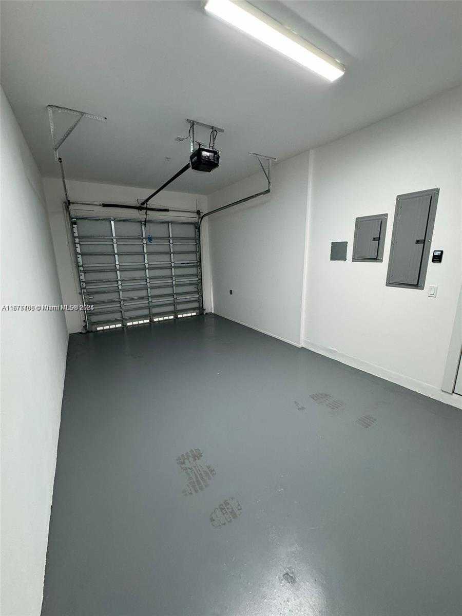 Small Image of 1640 MCKINLEY ST #103, Hollywood Number 10