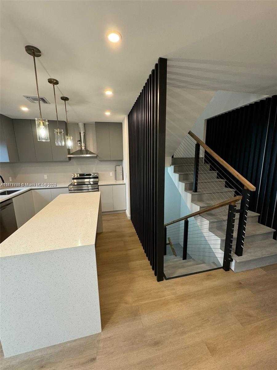 Small Image of 1640 MCKINLEY ST #103, Hollywood Number 5