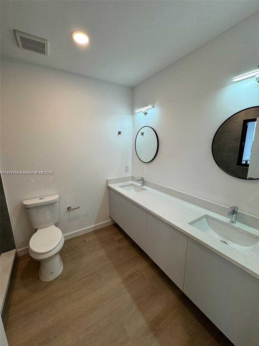 Small Image of 1640 MCKINLEY ST #103, Hollywood Number 8