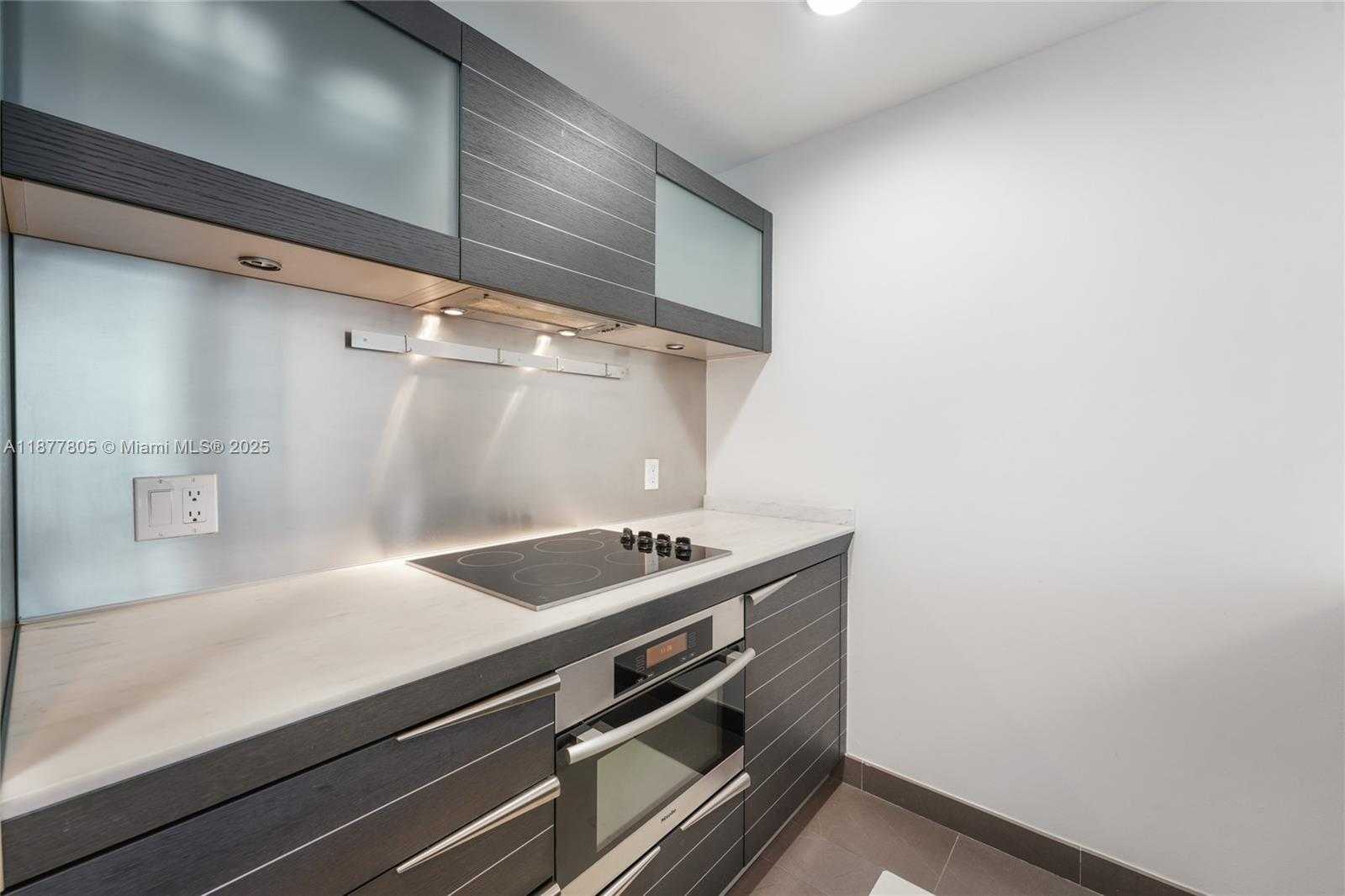 Small Image of 200 BISCAYNE BOULEVARD WAY #3613, Miami Number 10