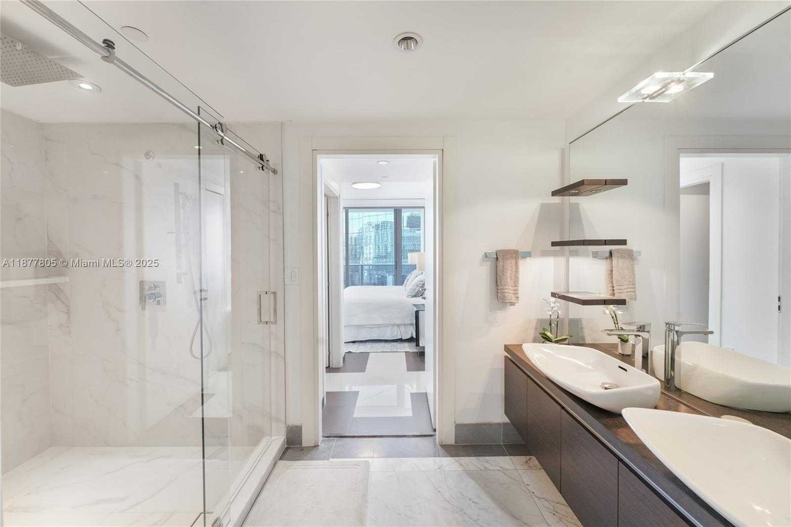 Small Image of 200 BISCAYNE BOULEVARD WAY #3613, Miami Number 12