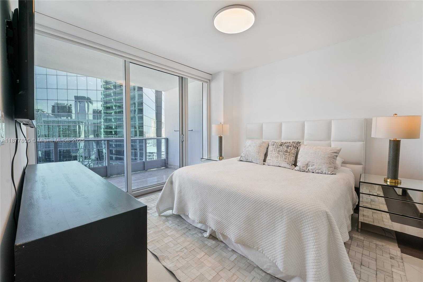 Small Image of 200 BISCAYNE BOULEVARD WAY #3613, Miami Number 16