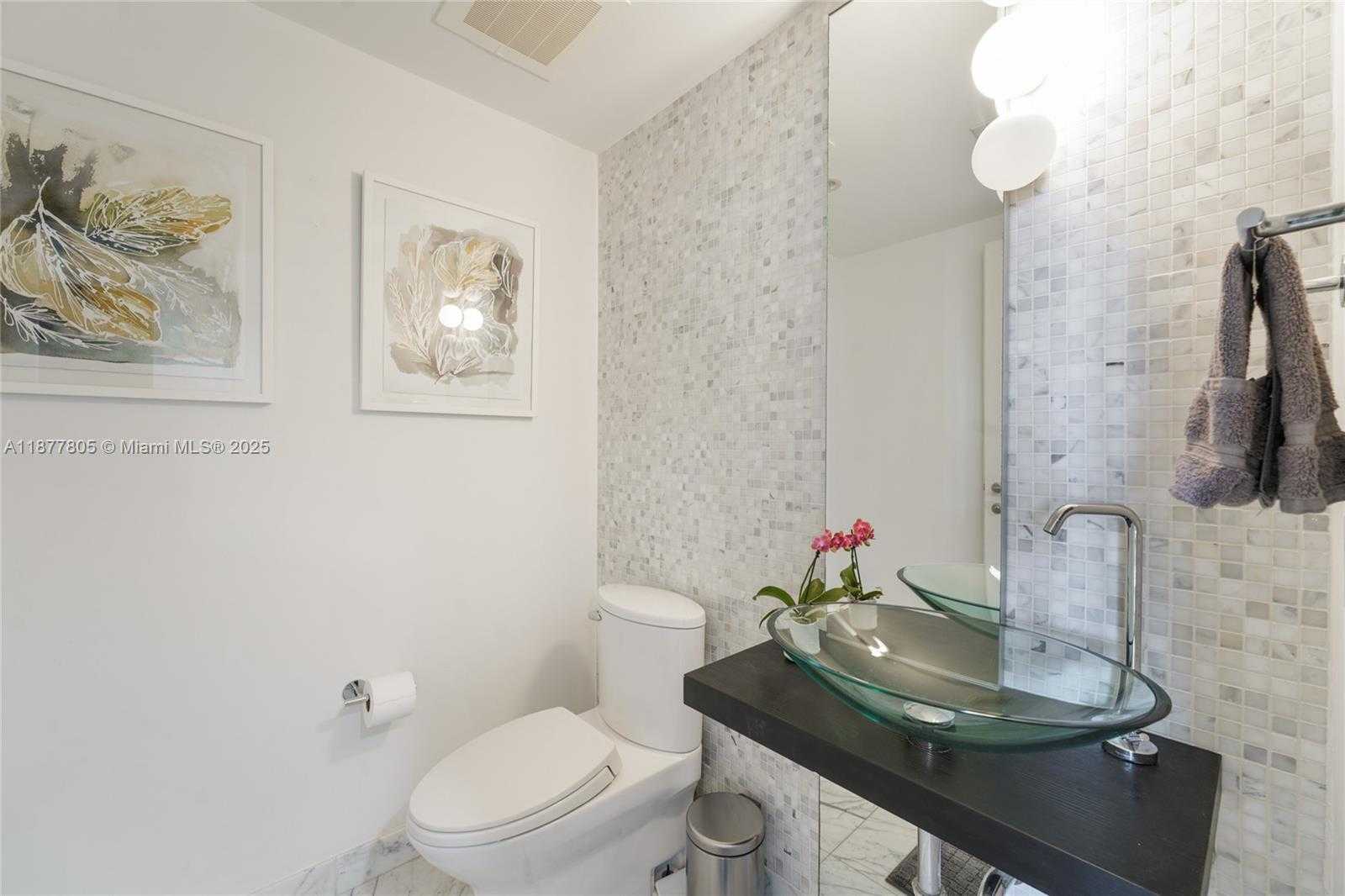 Small Image of 200 BISCAYNE BOULEVARD WAY #3613, Miami Number 19