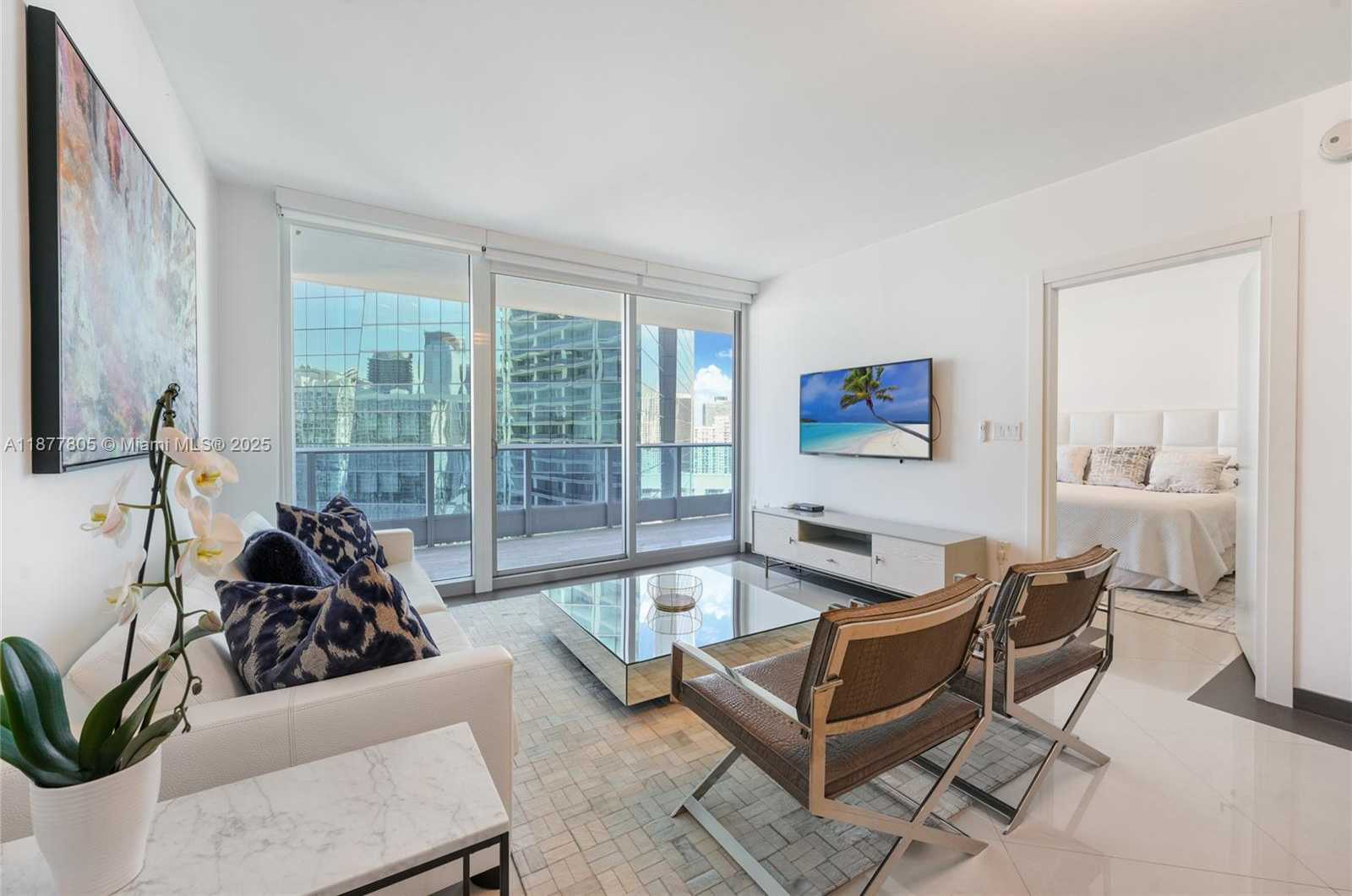 Small Image of 200 BISCAYNE BOULEVARD WAY #3613, Miami Number 4