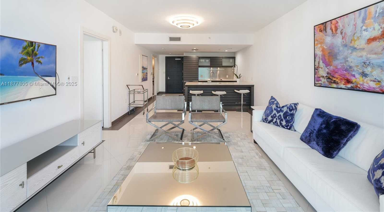 Small Image of 200 BISCAYNE BOULEVARD WAY #3613, Miami Number 6