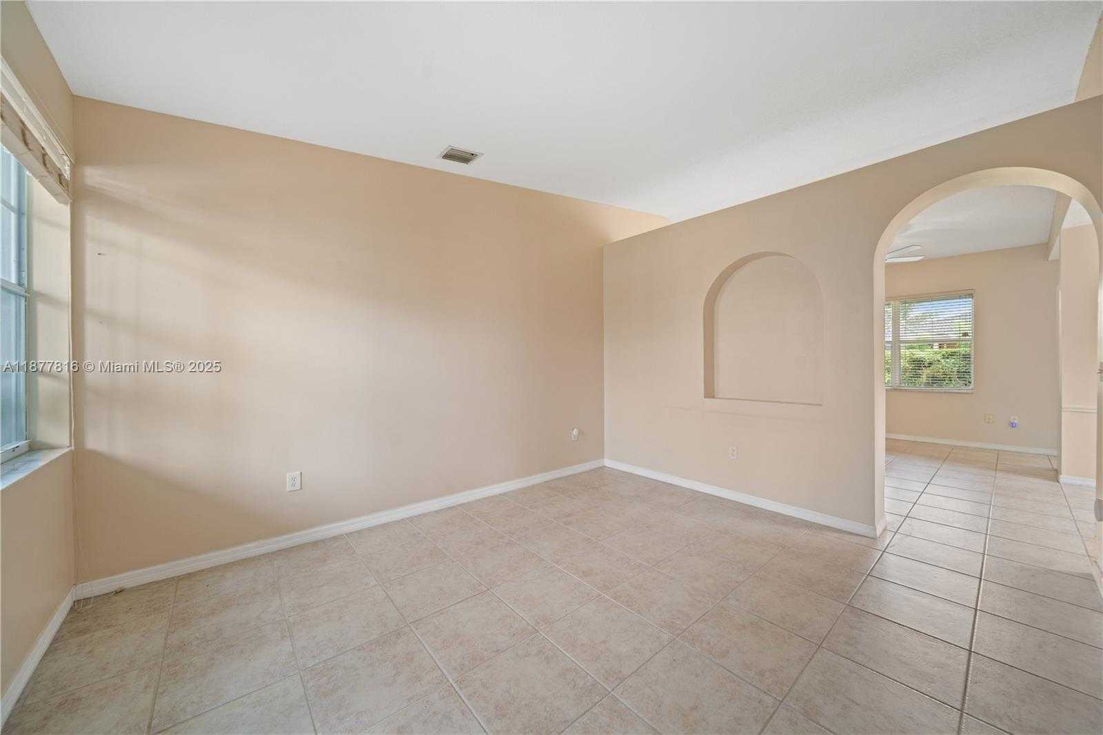 Small Image of 12543 SOUTH WEST 119TH PL, Miami Number 2