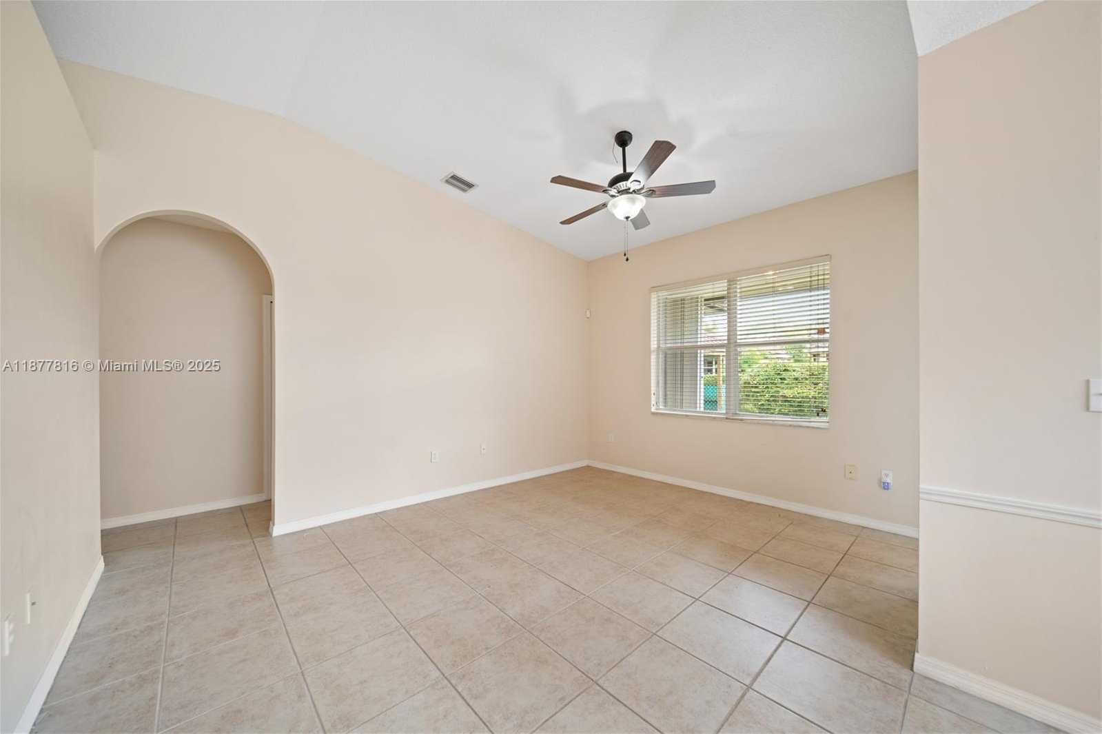 Small Image of 12543 SOUTH WEST 119TH PL, Miami Number 4